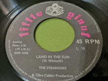 Charger l&#39;image dans la galerie, Strangers (47), The : Land In The Sun / Zimpie And Trempie (7&quot;,45 RPM,Single)
